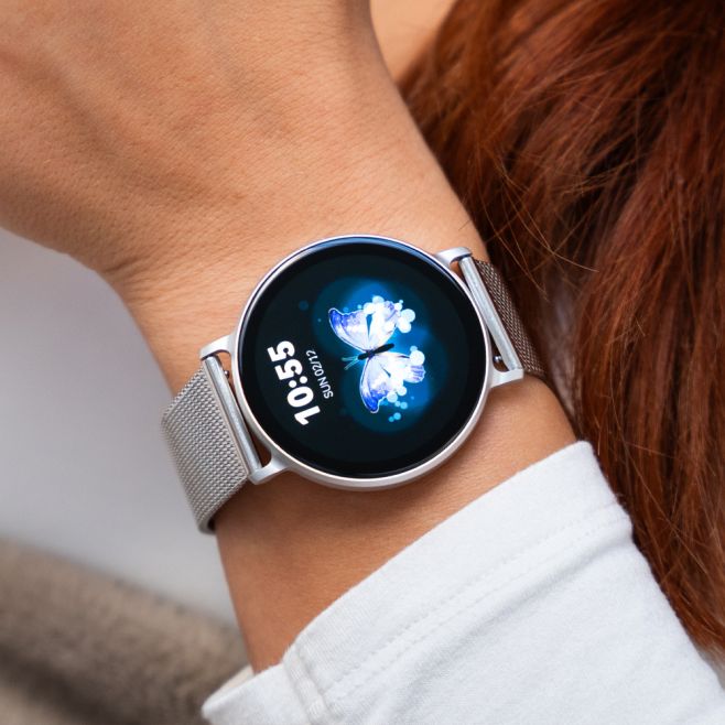 Madvell Elori💖 okosóra, amely a csúcstechnológiát elegáns dizájnnal ötvözi👑 Hogy tetszik?🥰 Itt a link –...